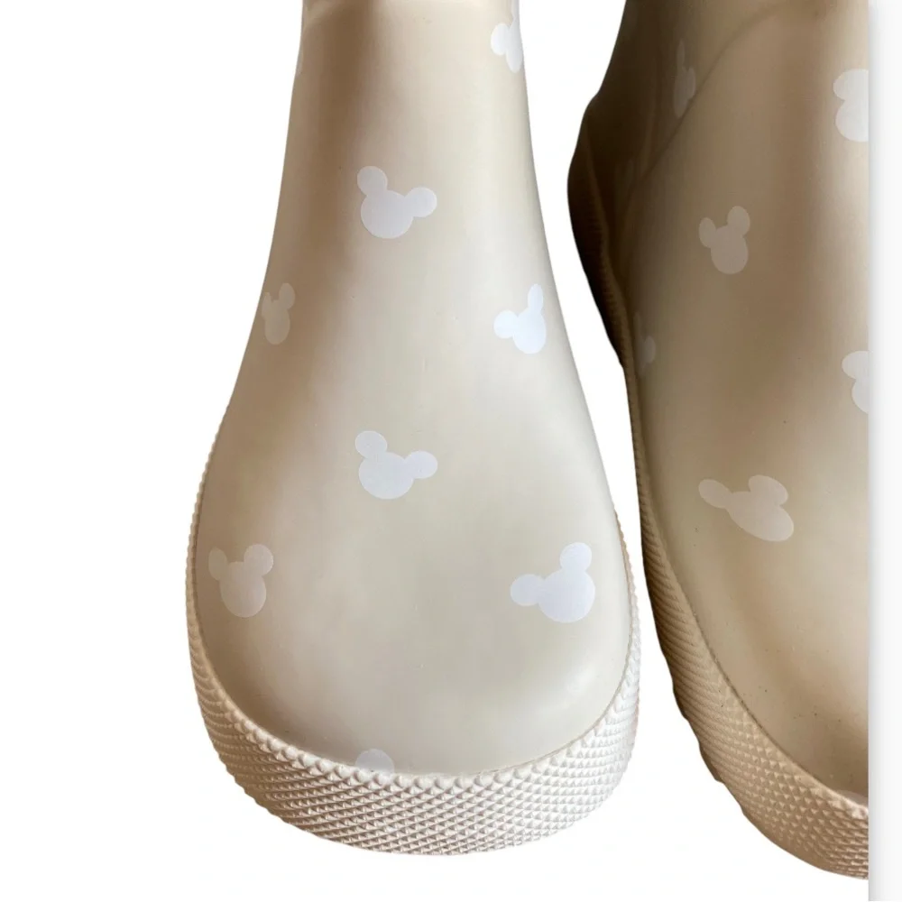 Brand New! Cream/ Neutral/White Mickey Mouse Pattern Rain Boots Size 1